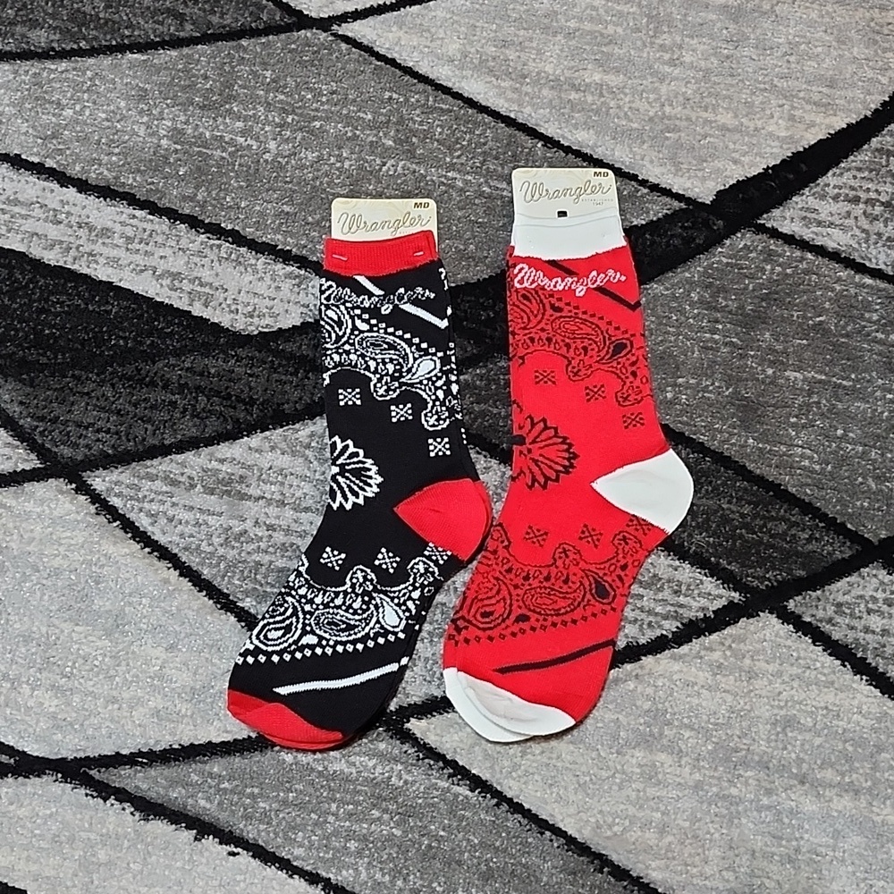 WRANGLER PAISLEY BANDANA PRINT UNISEX WESTERN CREW SOCKS MEDIUM